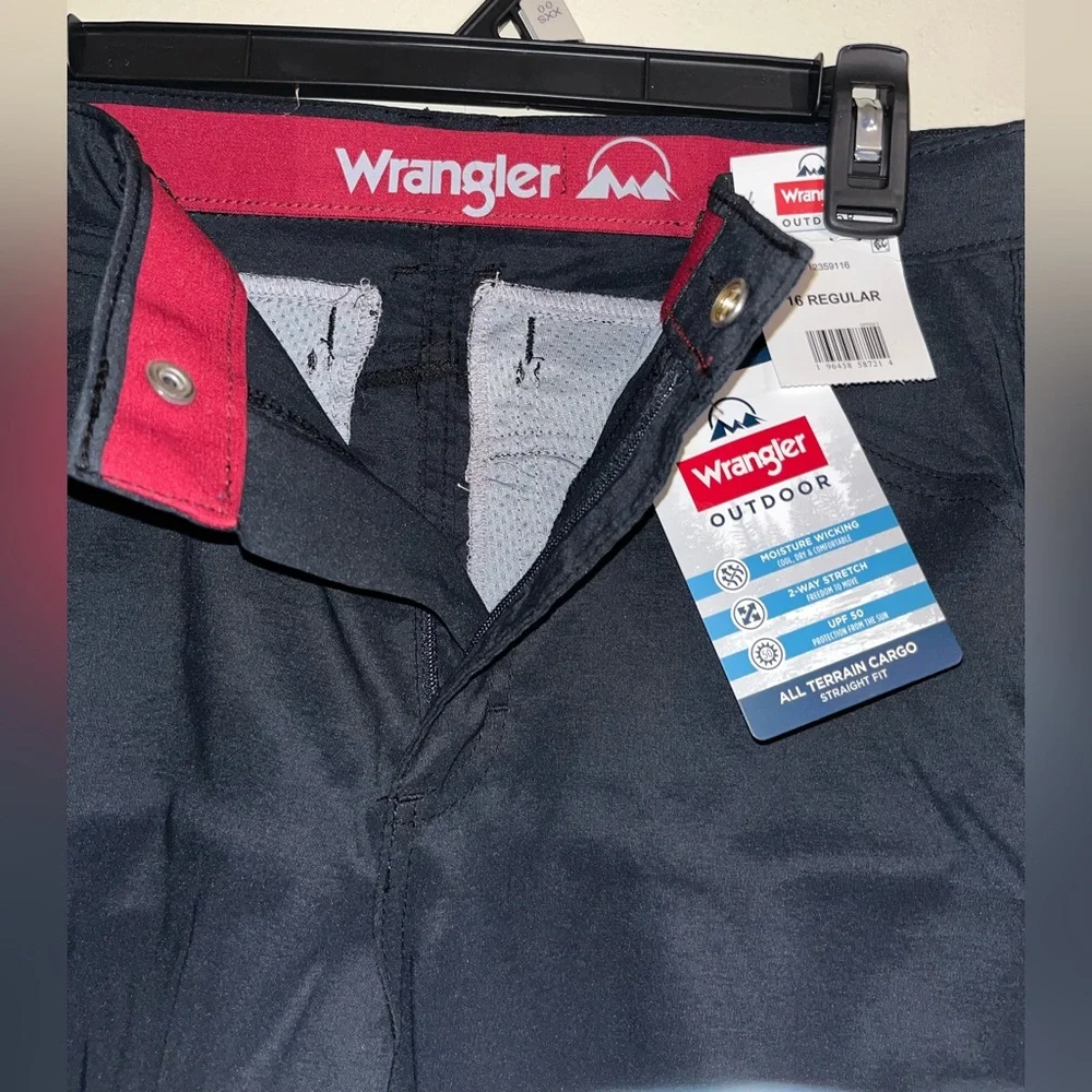 Wrangler Men's Dark Cargo Pants size (16 Regular)